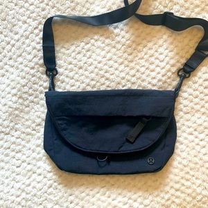 Lululemon festival bag
